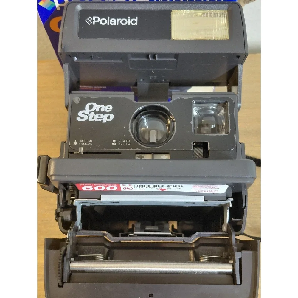 Vintage Polaroid OneStep 600 Instant Camera w/ Original Box Uses 600 Film Tested